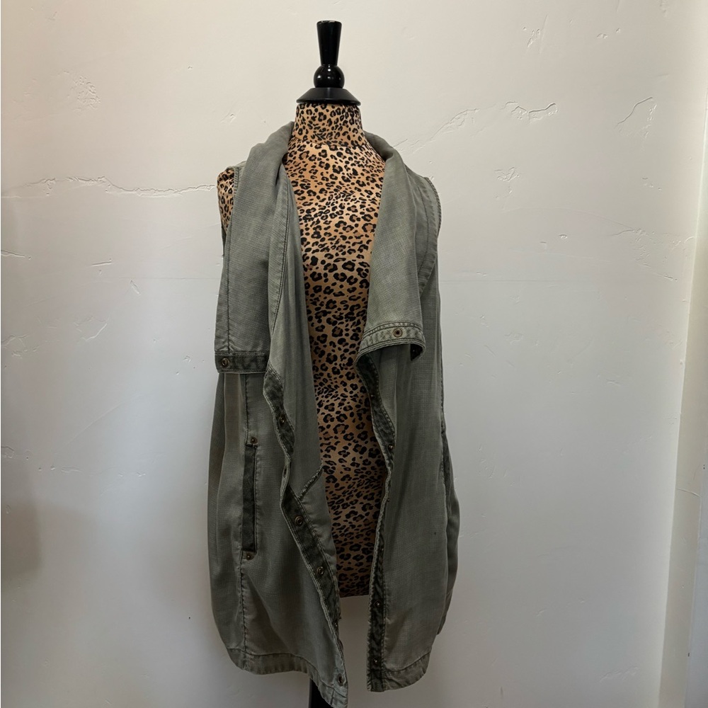 Women's Green Sleeveless Vest